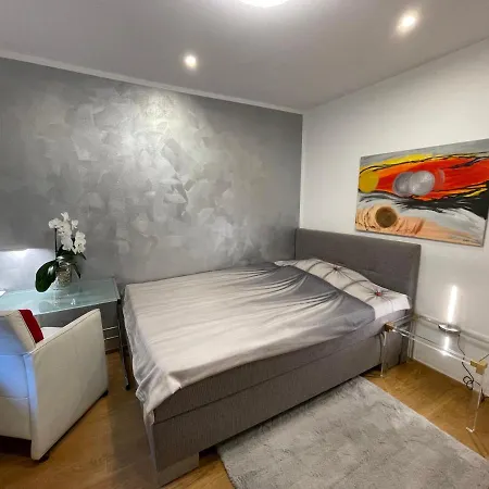 Airport Rooms Waldblick Keulen Buitenkant foto